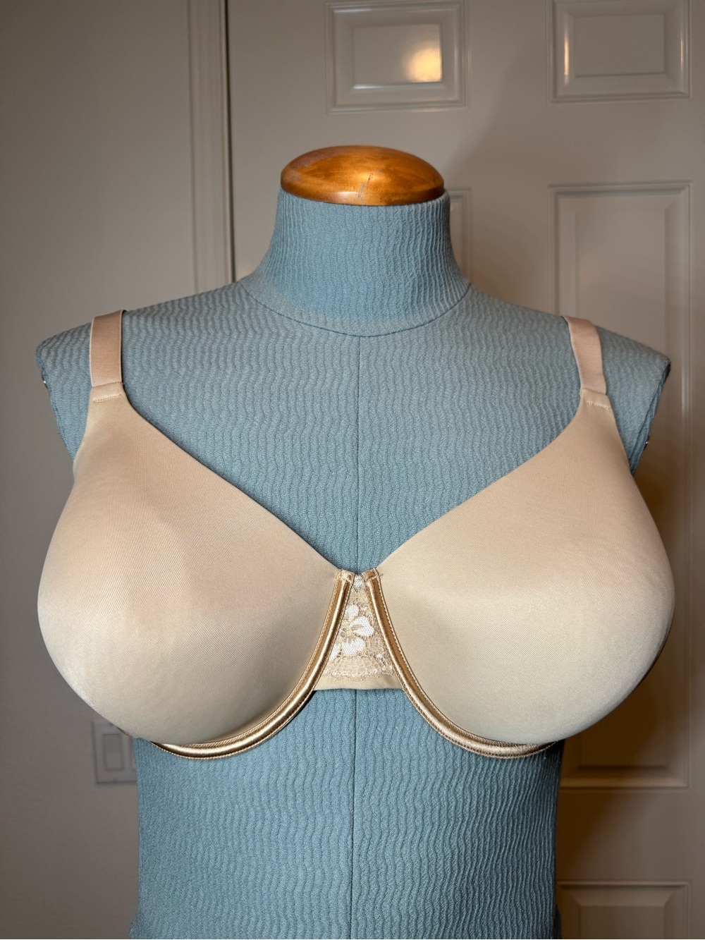 Vanity Fair Bra 44DD Underwire Beige Tan